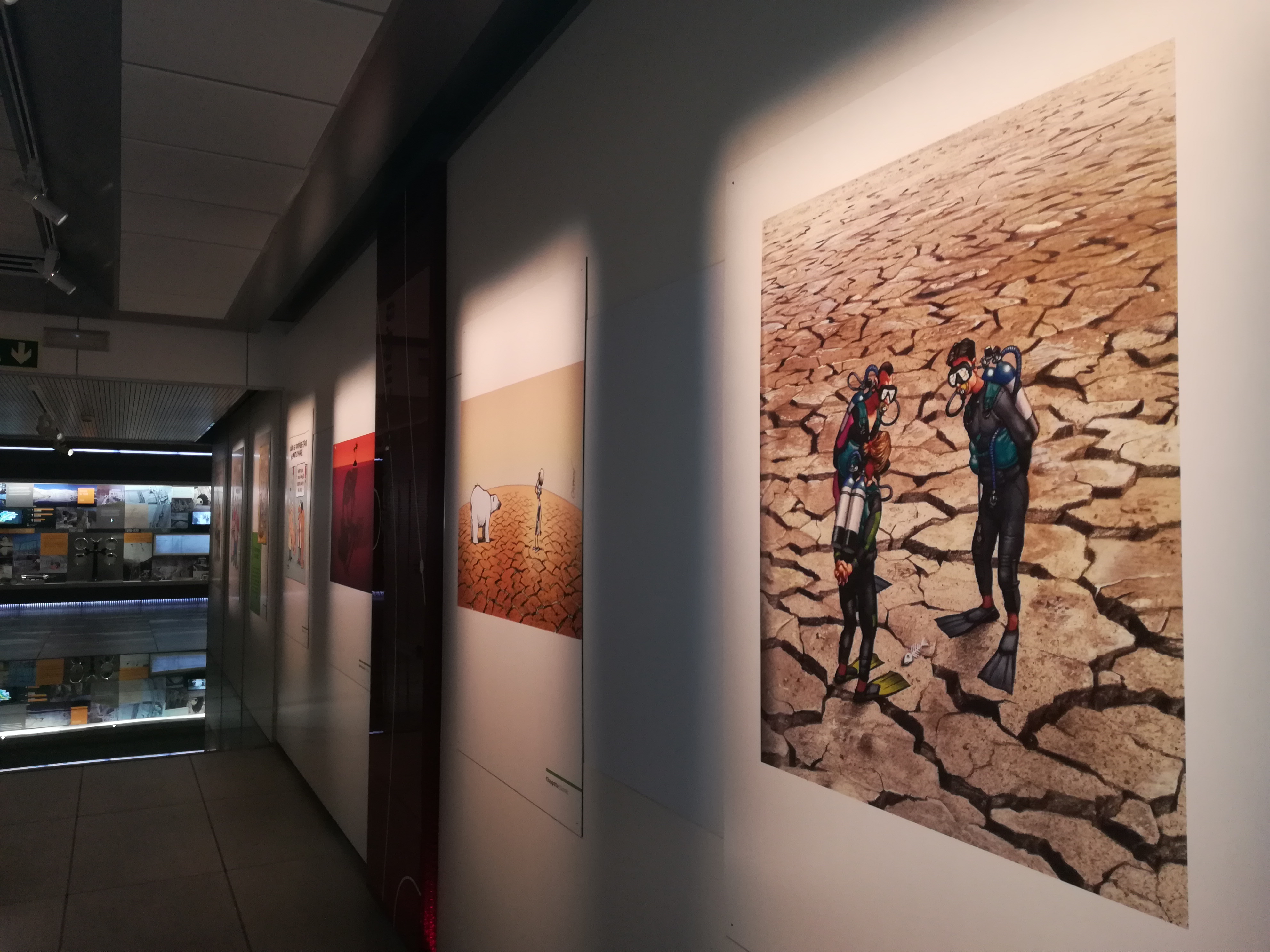 Vue of the exhibition « It’s getting warmer for the planet! » at musée MW de l’électricité de FEDACULTURA