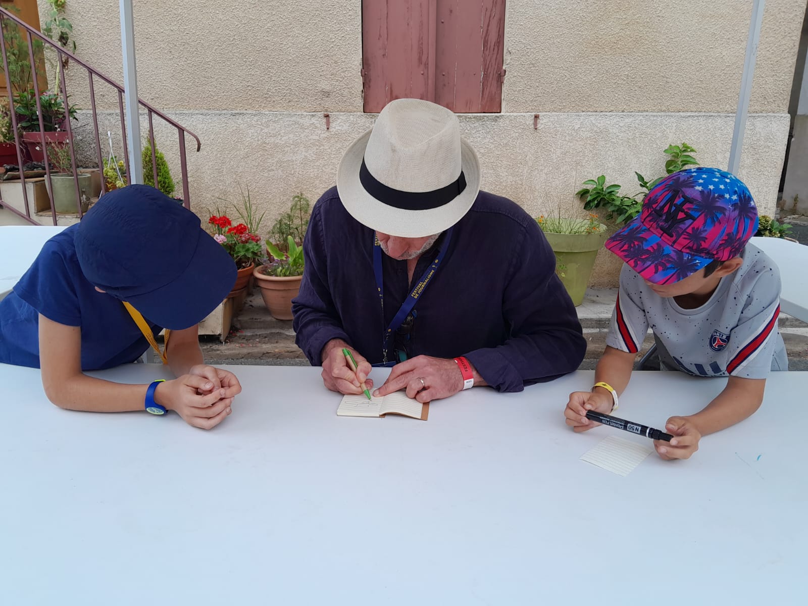 Kak (France) avec des jeunes participants